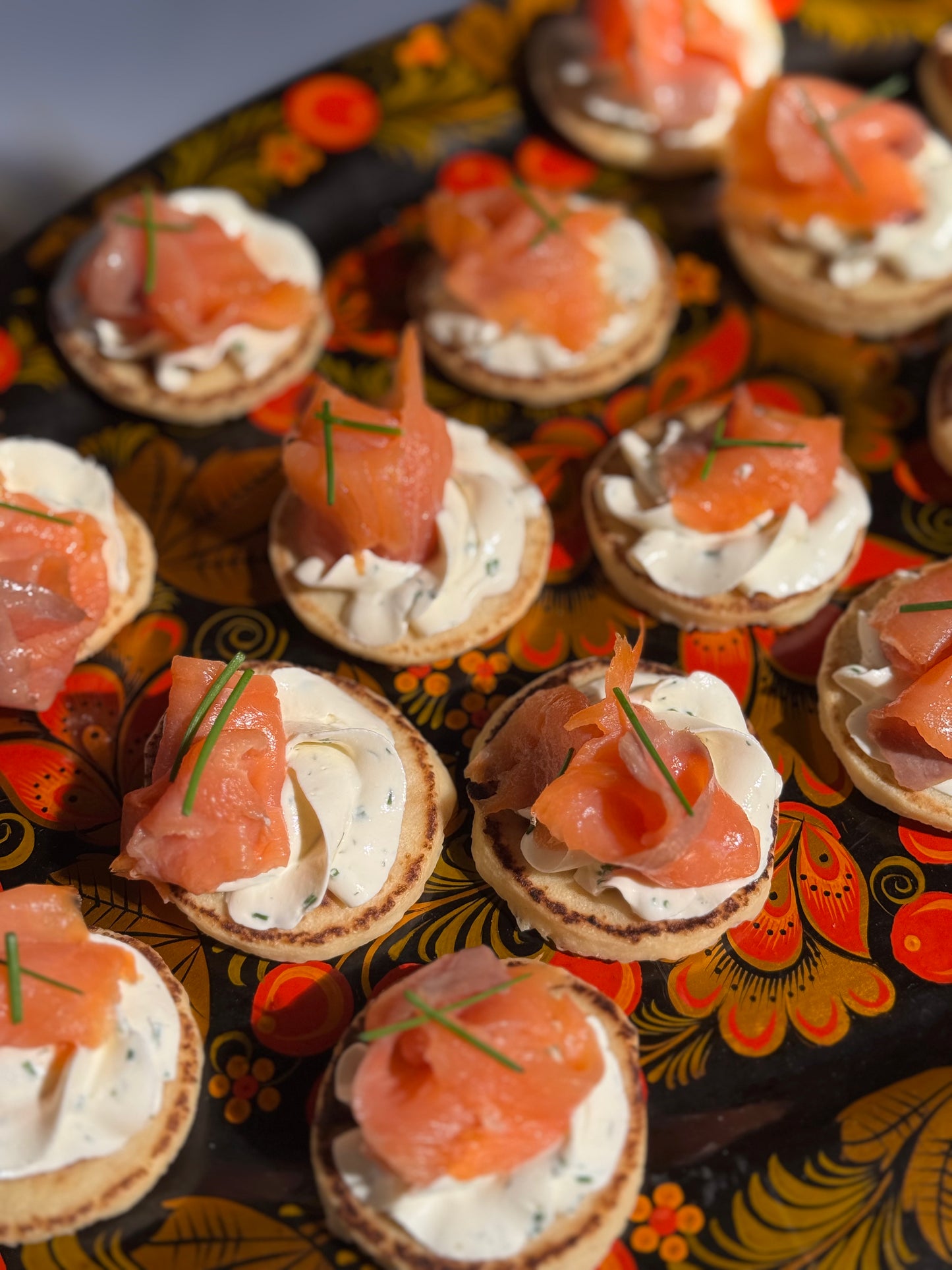 Smoked Salmon & Cream Cheese Blinis (16x)